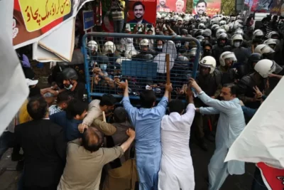 A Pakistani court has postponed a police operation to arrest Imran Khan, the country's former prime minister and leader of the opposition. Read our comprehensive analysis of the controversy and its implications for Pakistani politics and democracy.