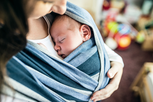 The Ultimate Guide to Baby Wearing: Benefits, Tips, and Safety